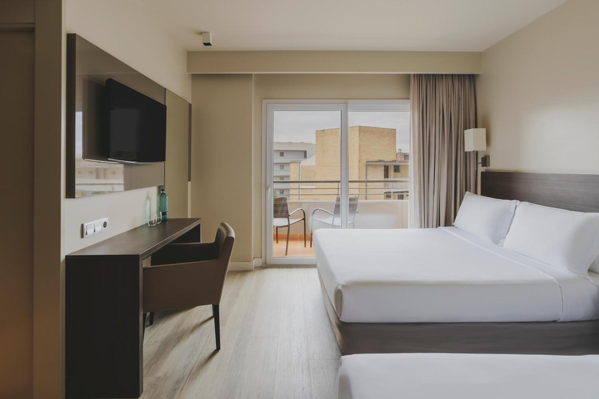 Hotel Spa Mediterraneo Park Roses Oda fotoğraf