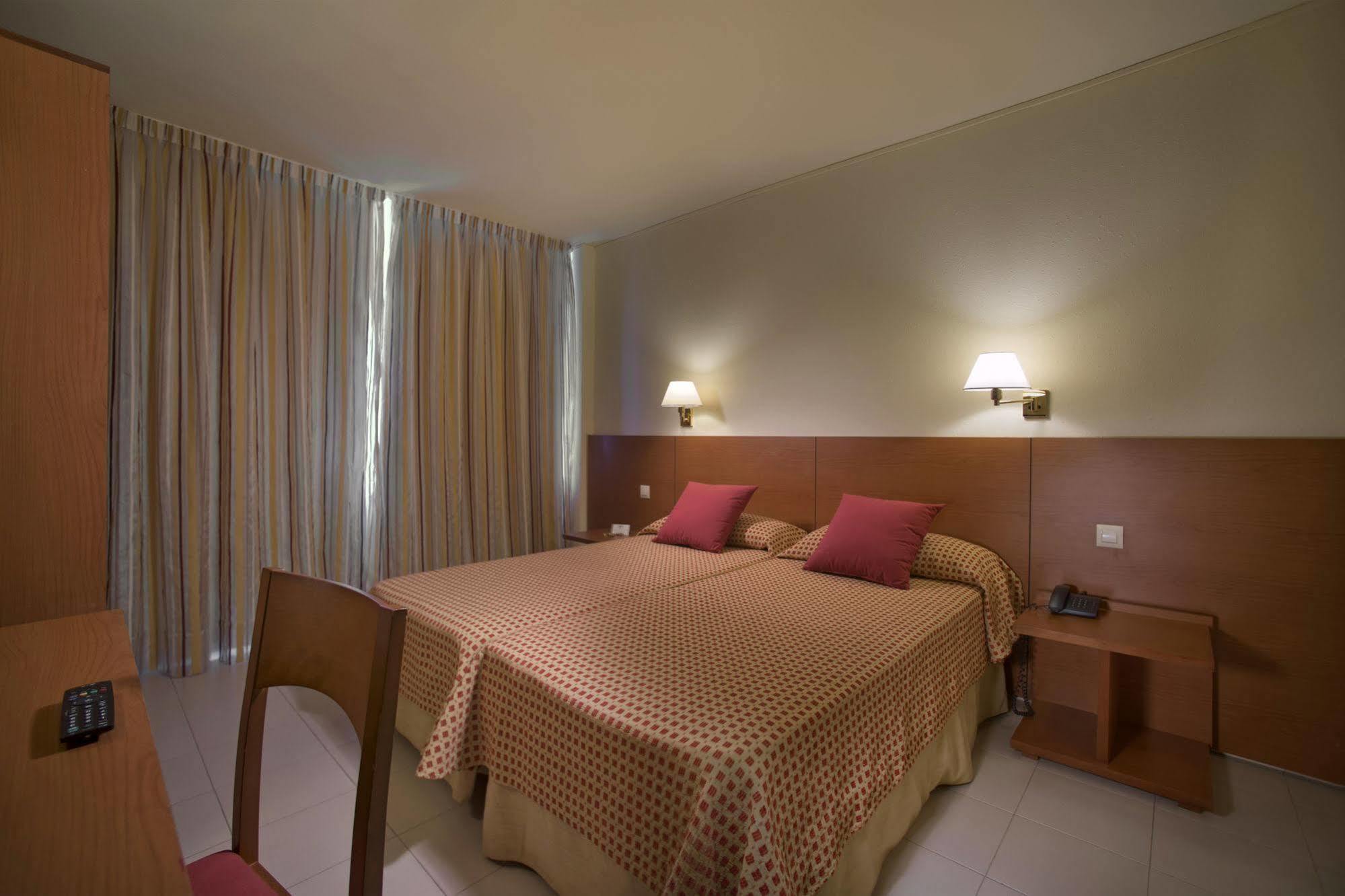 Hotel Spa Mediterraneo Park Roses Dış mekan fotoğraf