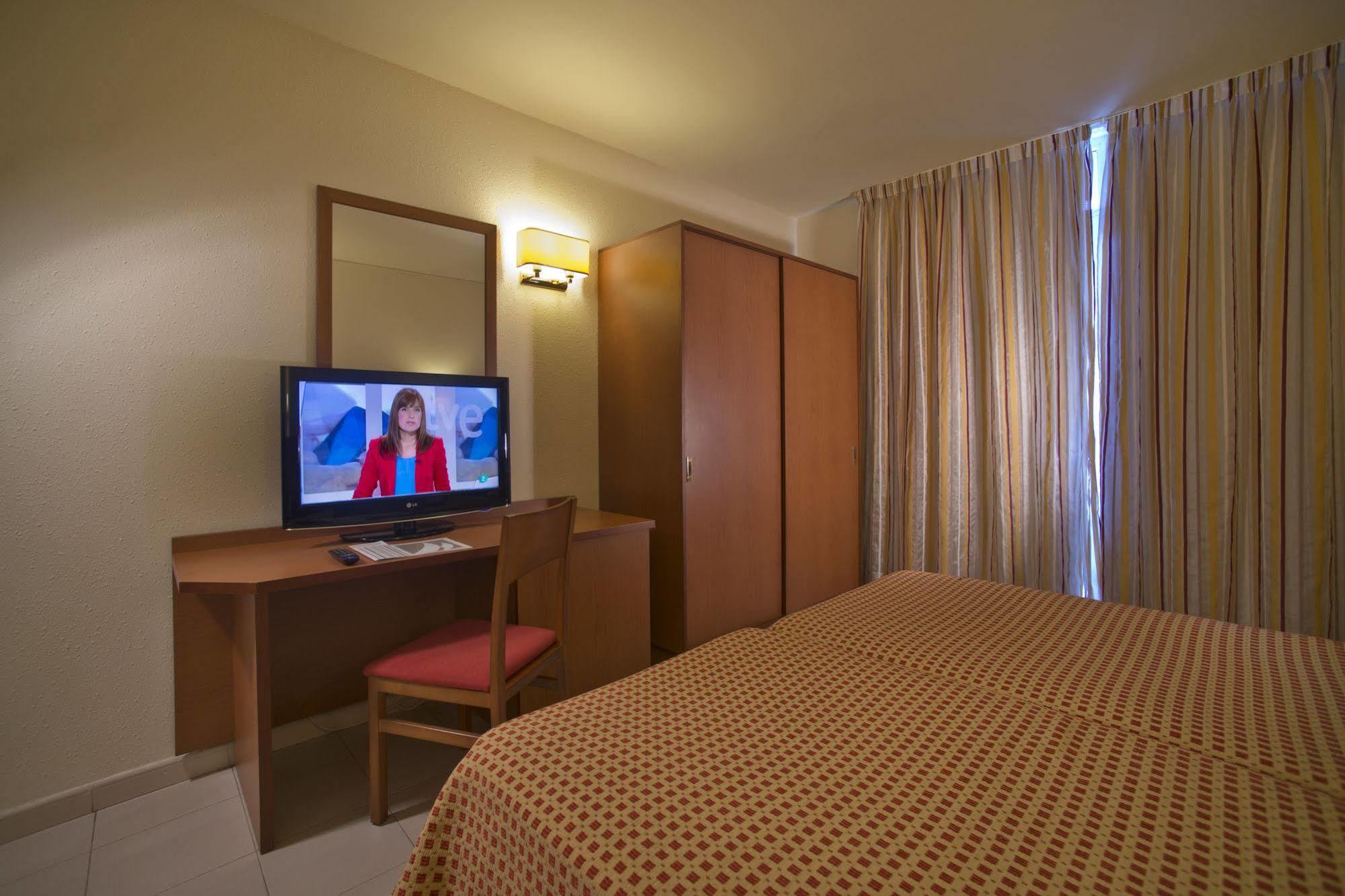 Hotel Spa Mediterraneo Park Roses Dış mekan fotoğraf